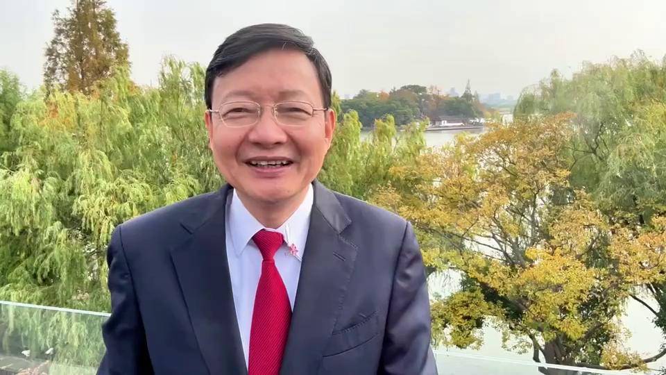 李大笑比特币(比特币第一人李笑来演讲视频)